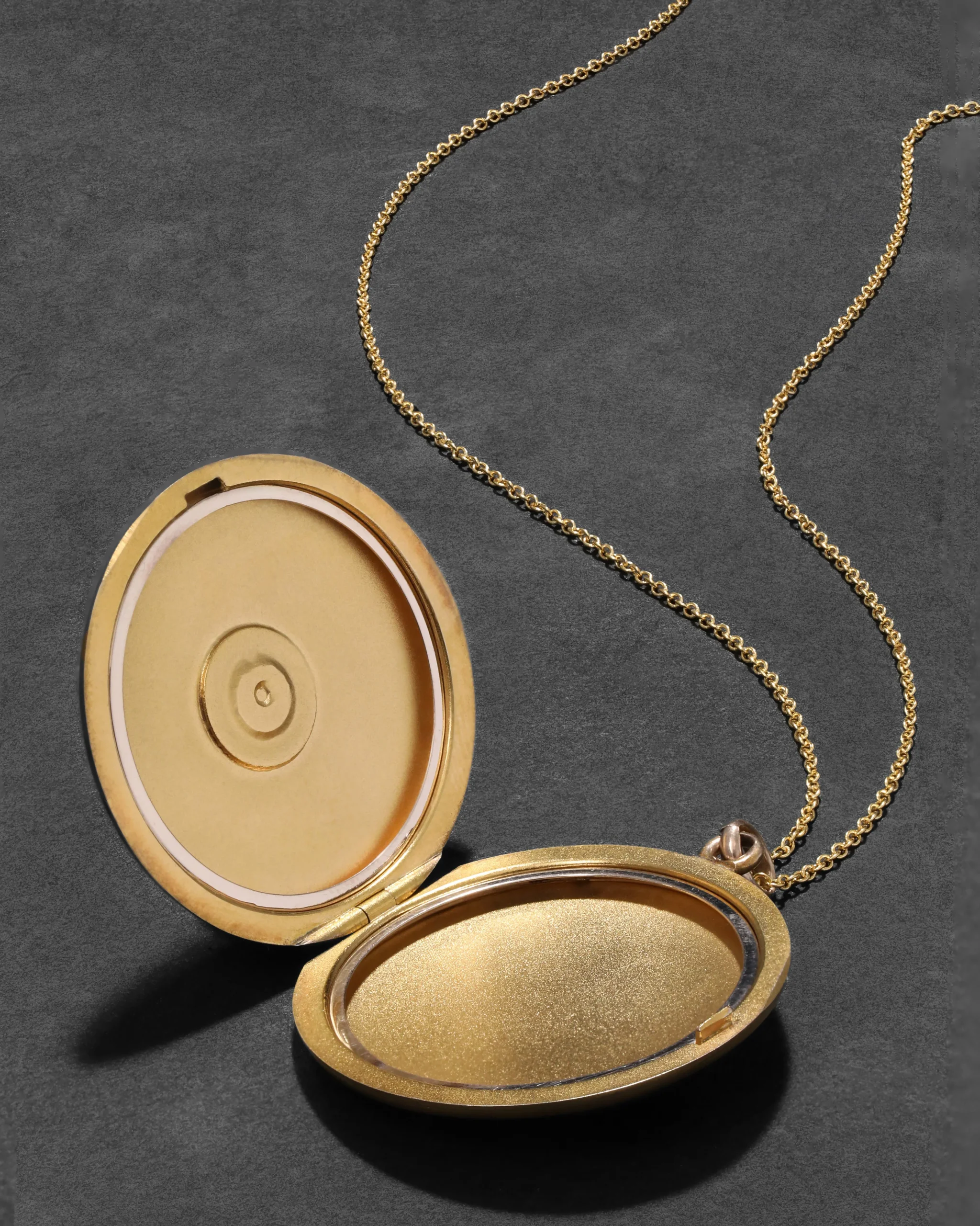 Antique 1800s 14k Gold Fill Hand-Etched Classic Round Locket