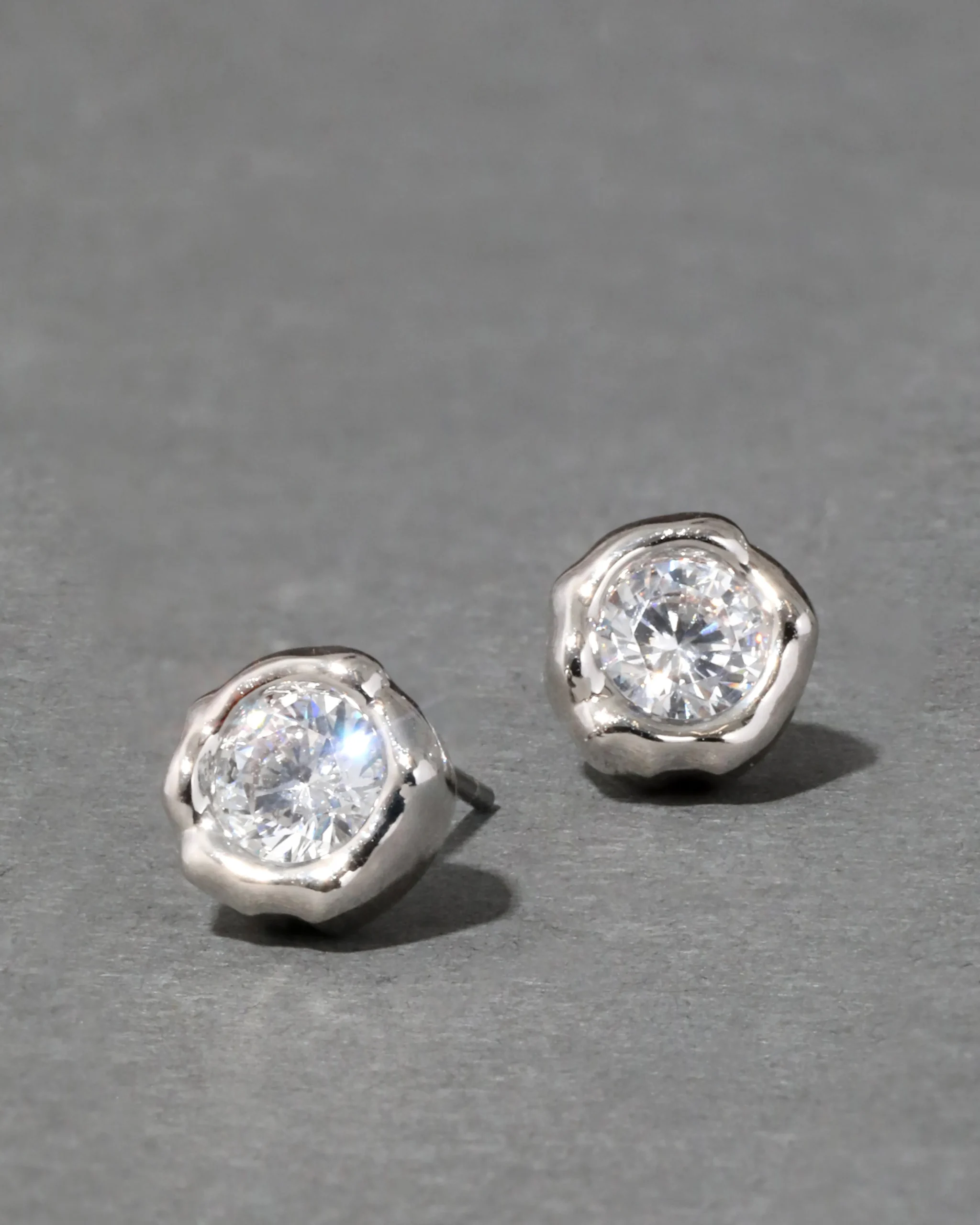 Asterales Molten Bezel Stud Earring- Silver
