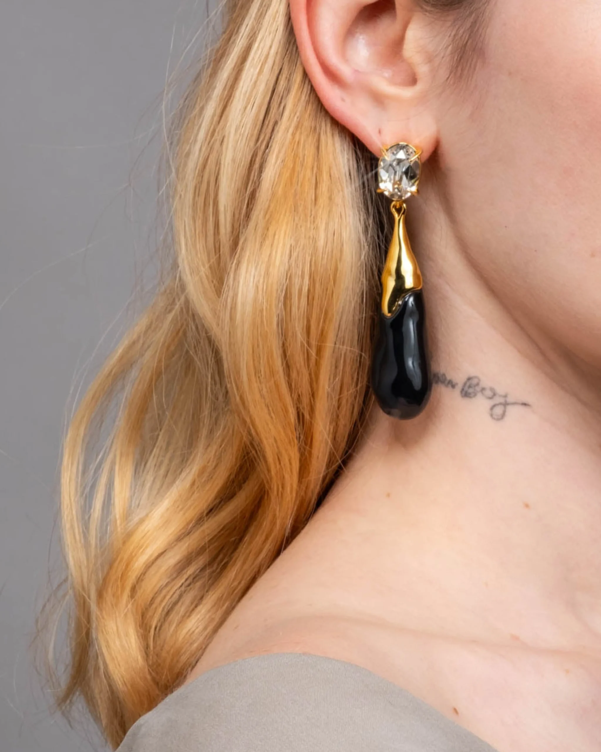 Bonbon Crystal Small Teardrop Earring- Onyx