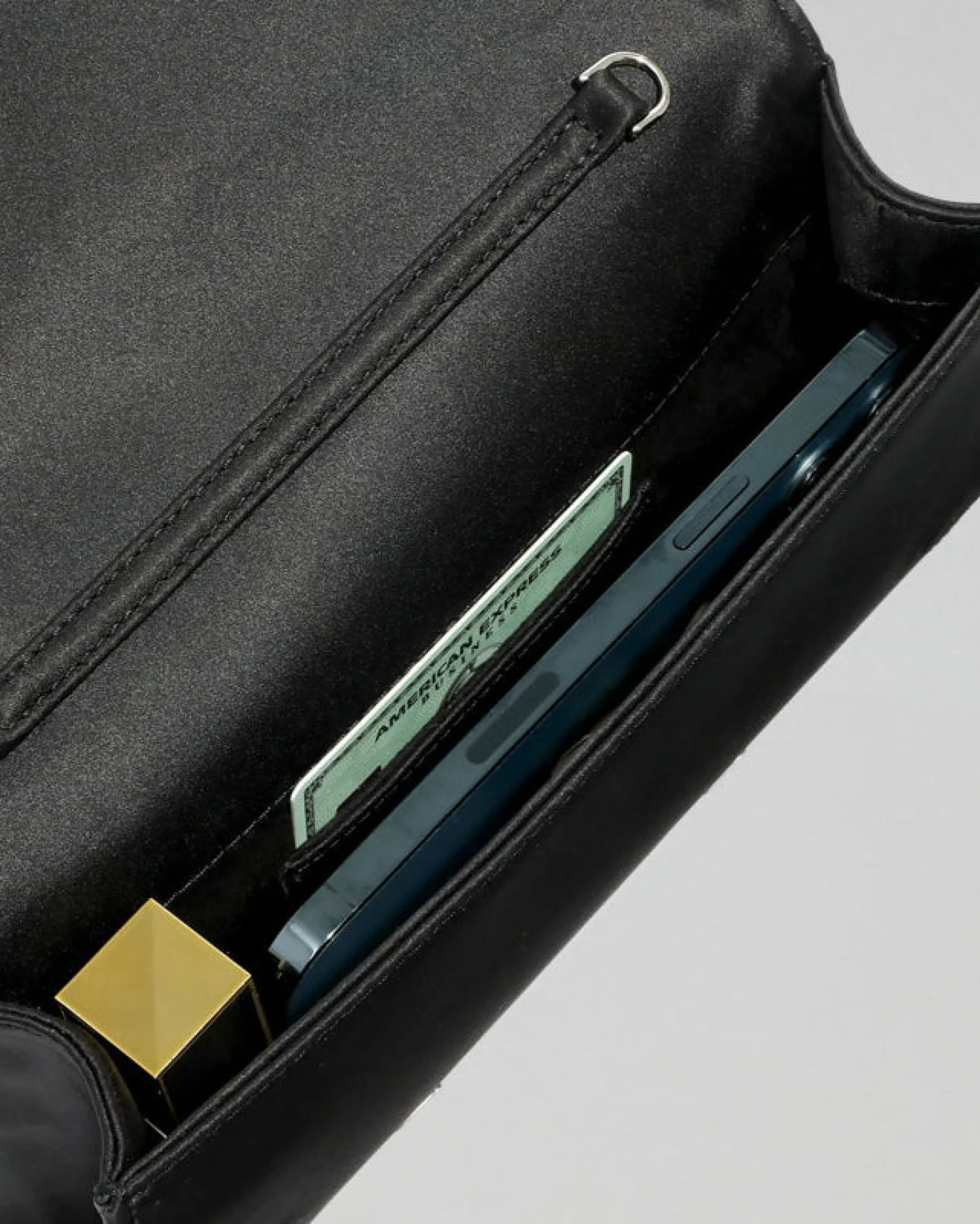 Crystal Curve Clutch- Black