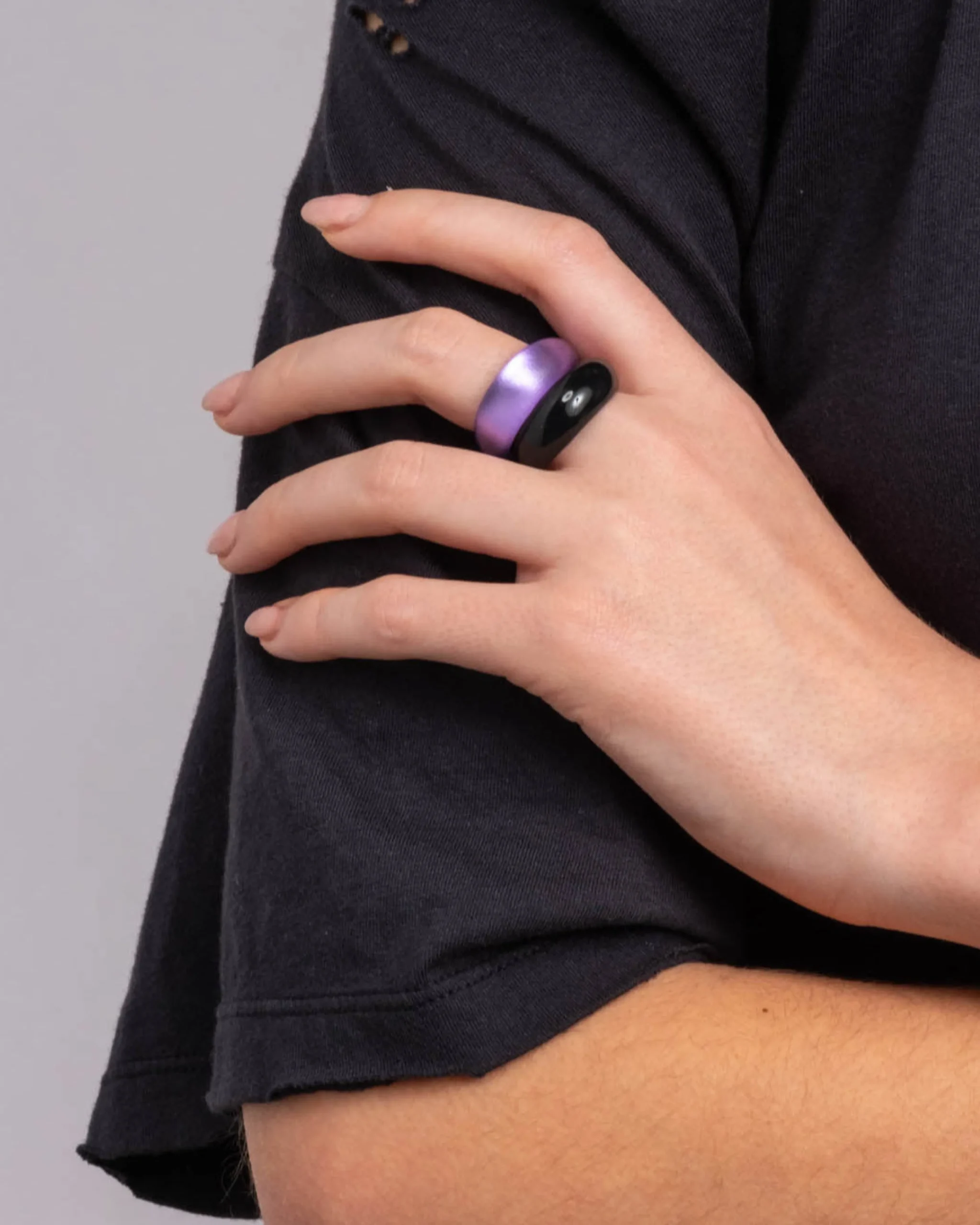 Lucite Tapered Ring- Onyx