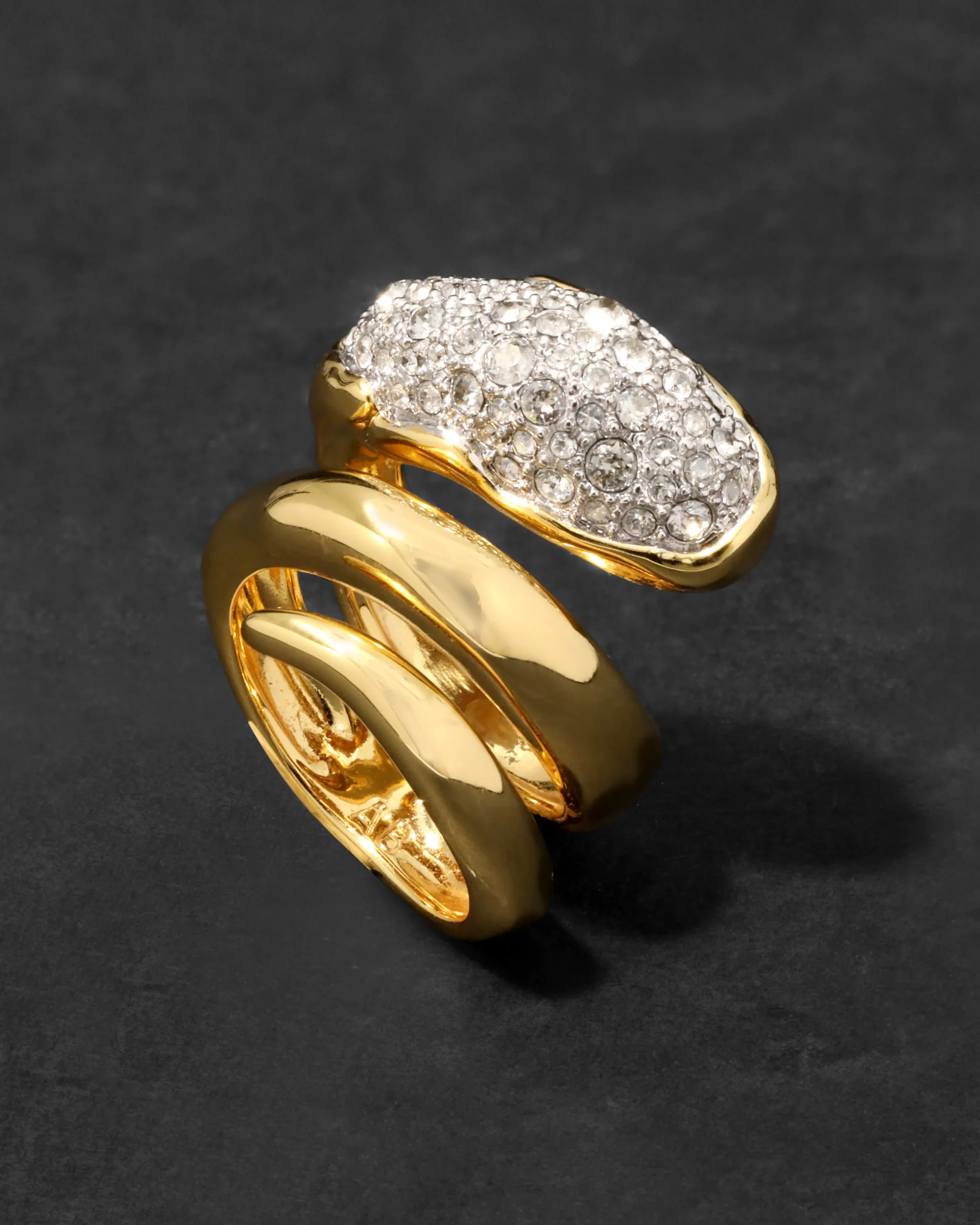 Solanales Crystal Coiled Pebble Ring