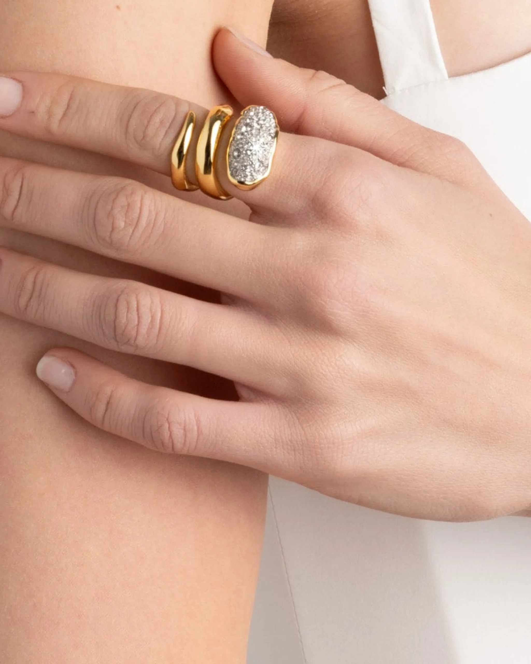 Solanales Crystal Coiled Pebble Ring