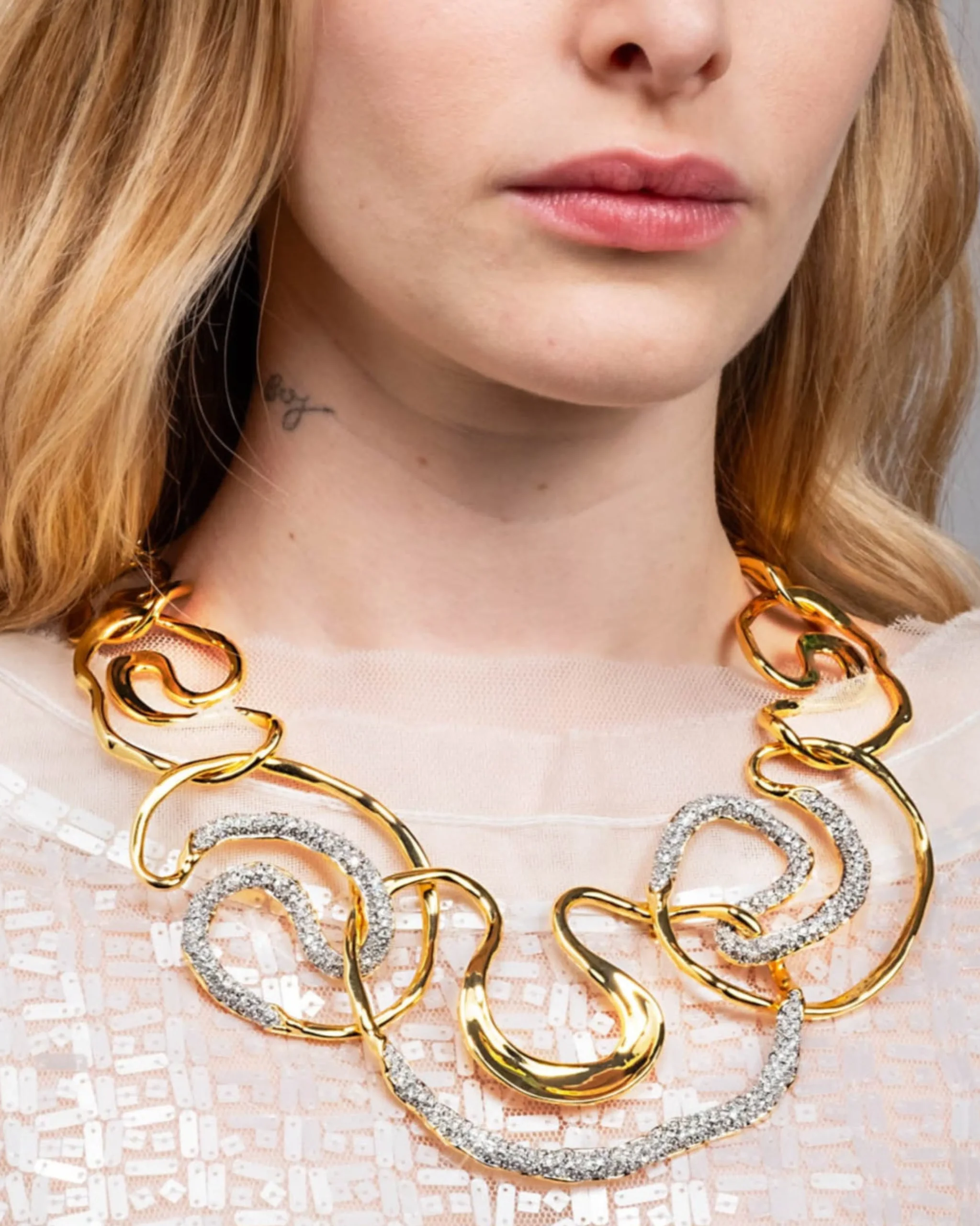 Solanales Gold Crystal Intertwined Necklace