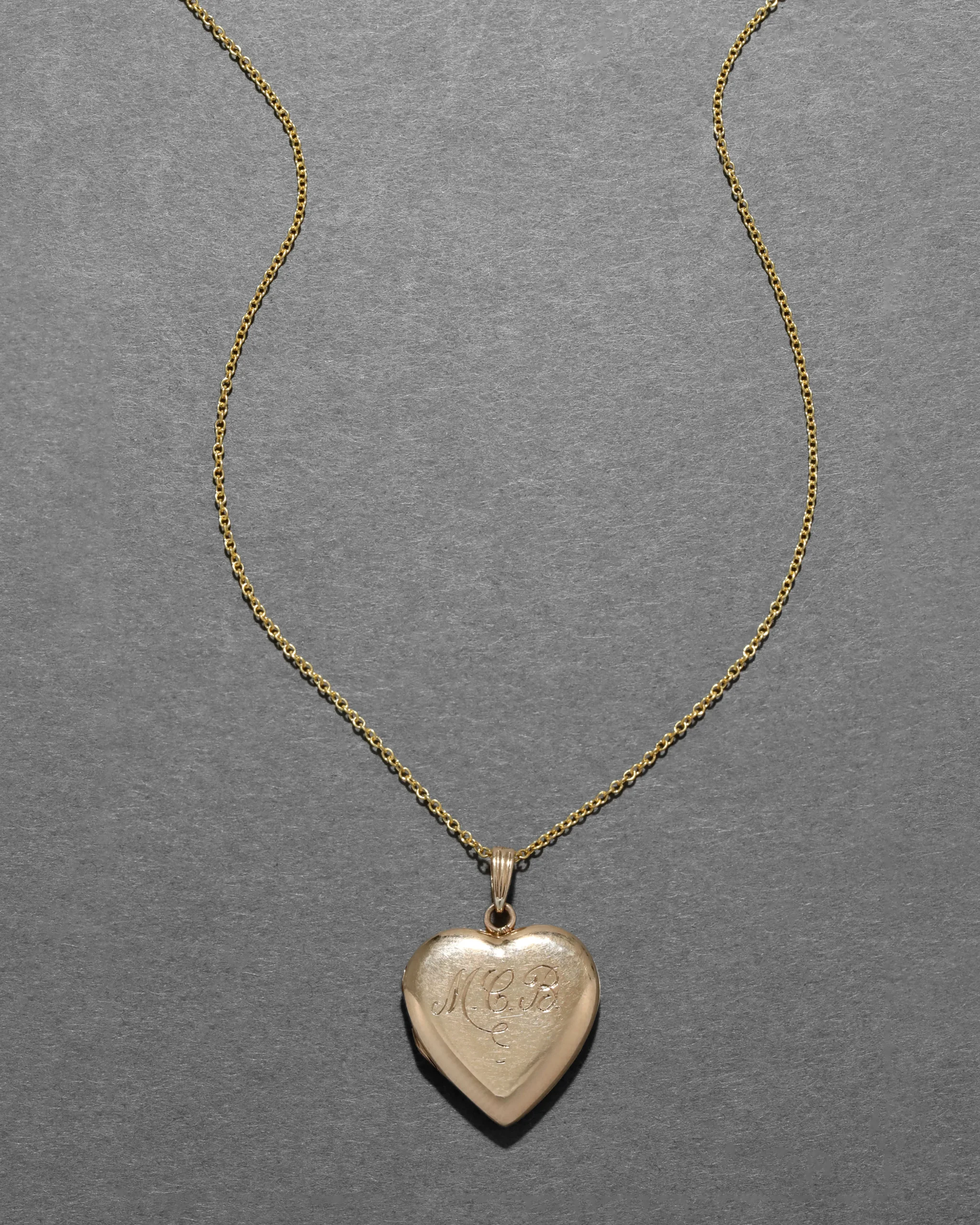 Vintage 1930s 14k Gold Fill Engraved Heart Locket Necklace