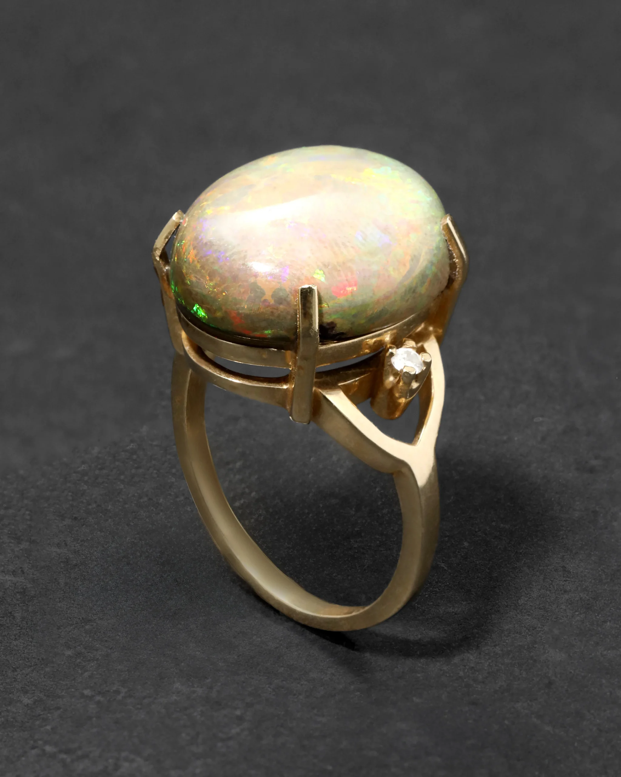 Vintage 1980s 14k Gold with Green Opal Cabachon & Diamond Accent Ring