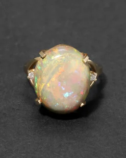 Vintage 1980s 14k Gold with Green Opal Cabachon & Diamond Accent Ring